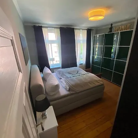 Apartment Deluxe Altbaucharme In Zentraler Lage *