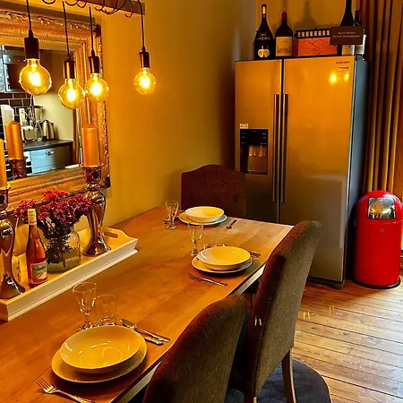 Apartament Deluxe Altbaucharme In Zentraler Lage Kilonia